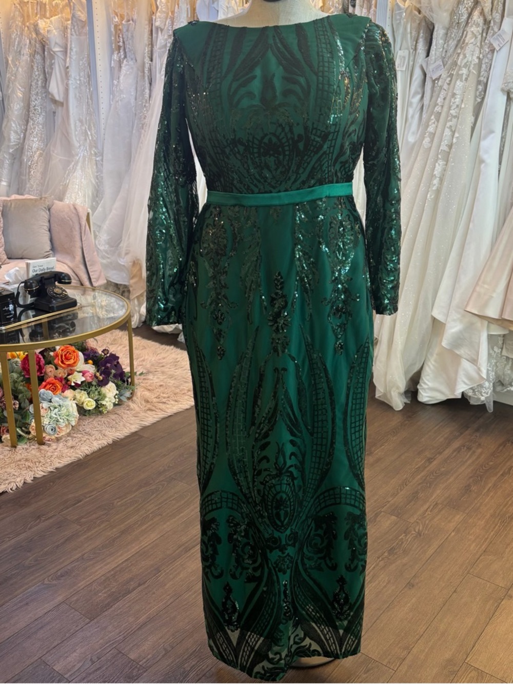 Elegant Forest Green Sequin Long Sleeve Evening Dress